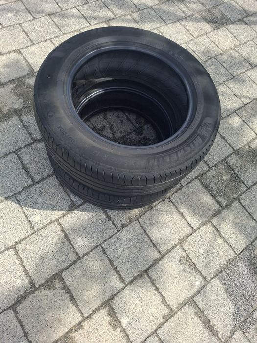 Vând cauciucuri Michelin 215.65.17