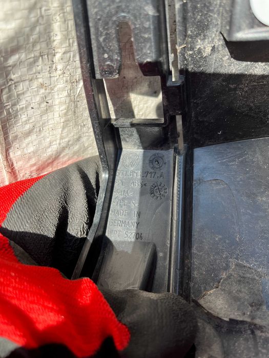 Volkswagen Tiguan R-Line вежда предна лява и дясна