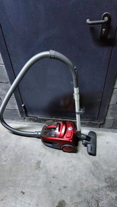 Срочно продам пылесос