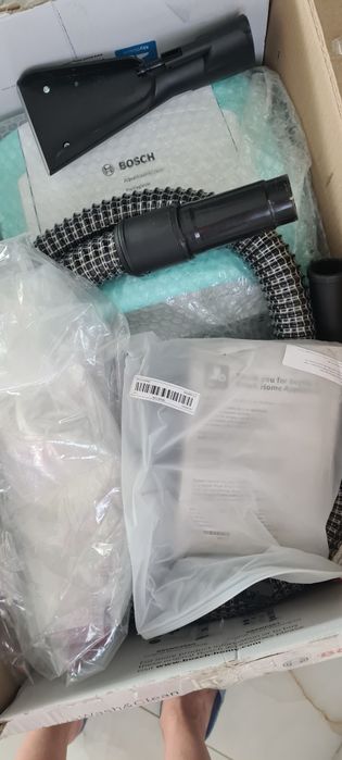 Aspirator Bosch seria 4 cu spălare