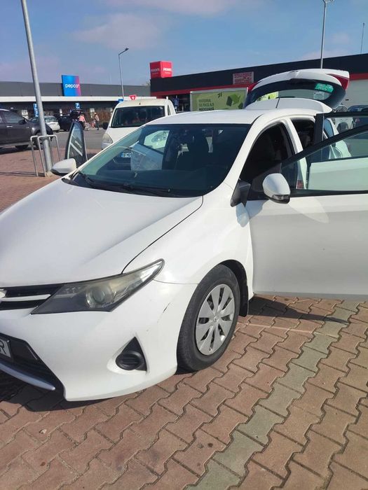 TOYOTA Auris 2014 — imagine 4