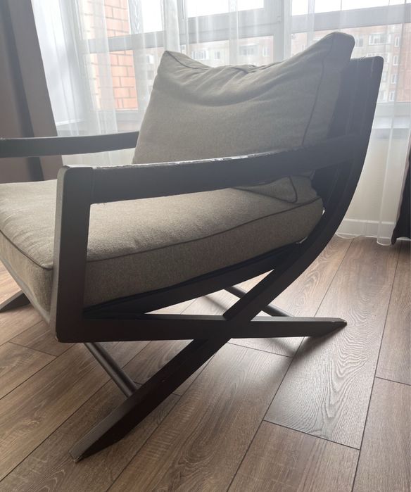 Продам кресло. Дерево.