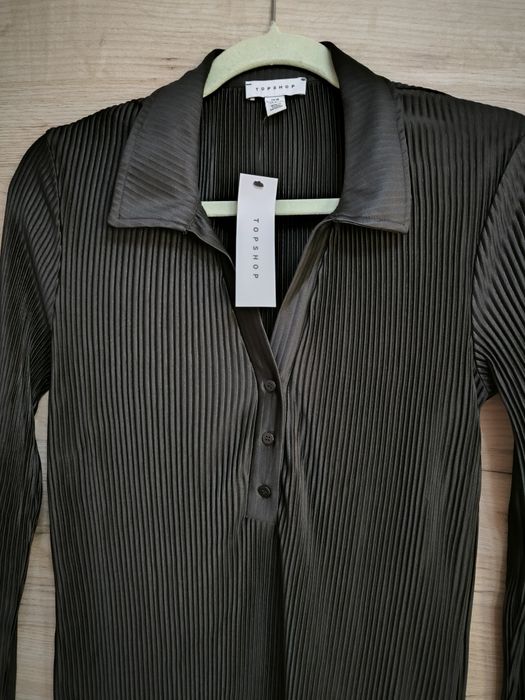 Rochie lunga superbă cu crăpătură pe picior, nouă