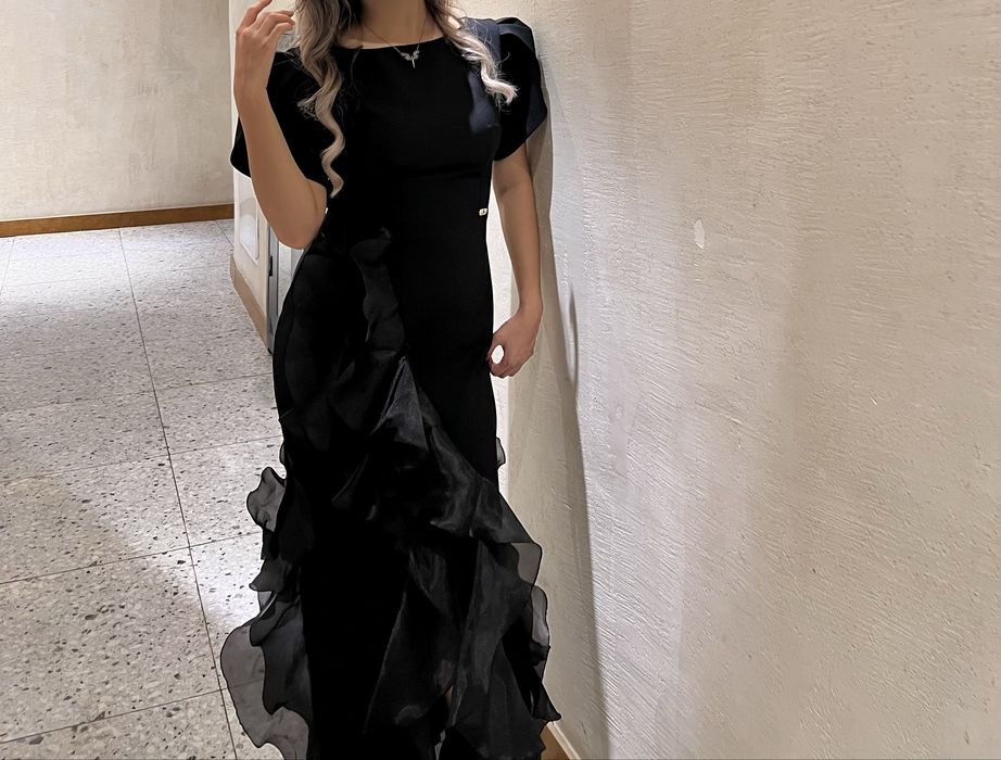 Вечернее длинное платье с рукавами-фонариками