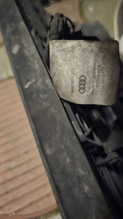 Grila activa Audi A4 B9 ( Set sus și jos) 8W0971277 și  8W0122321