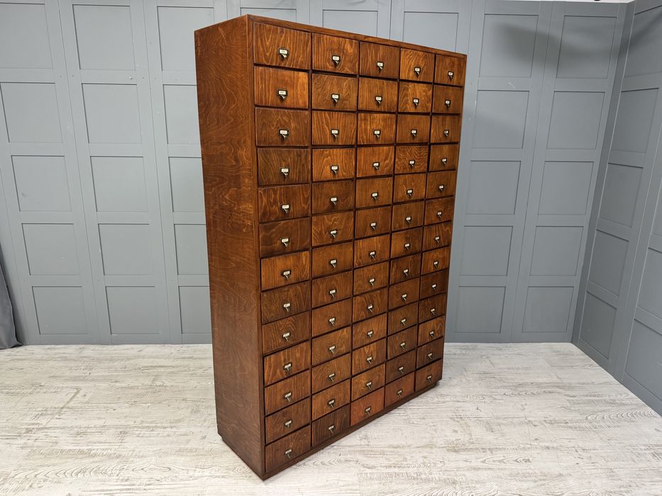 Български аптекарски шкаф от 60-те Т041