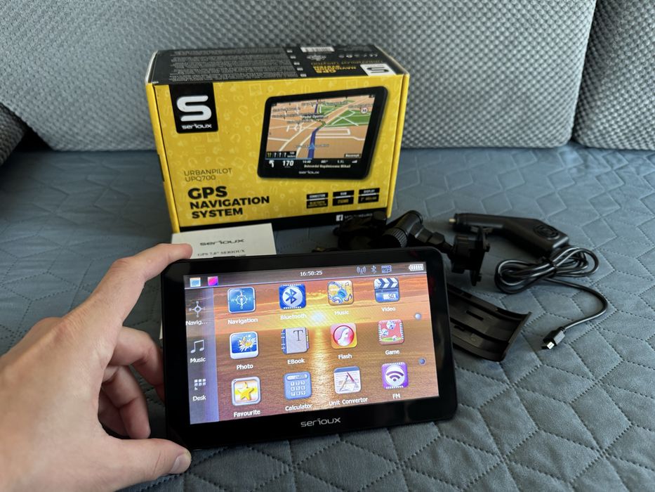 GPS auto camion Serioux UPQ700 ecran 7” actualizat ca nou