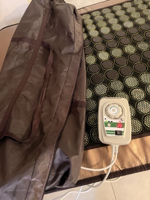 Saltea cu pietre de jad si turmalina