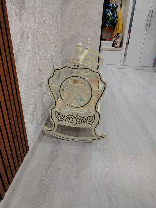 Бесик   сатылады