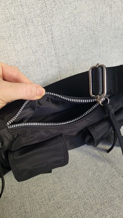 Малка дамска чанта, черна, cargo стил, H&M