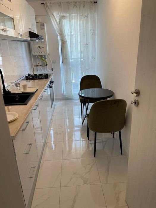 Inchiriez apartament