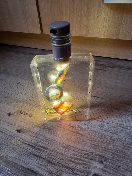 Sticluta de decor cu ghirlanda