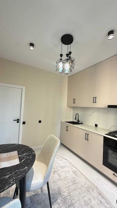 Baku Residence яшнабад подключ узбум  Площадь: 60м2 евро Ул.Баку;