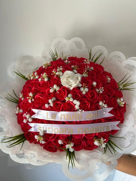 Buchete 101 trandafiri