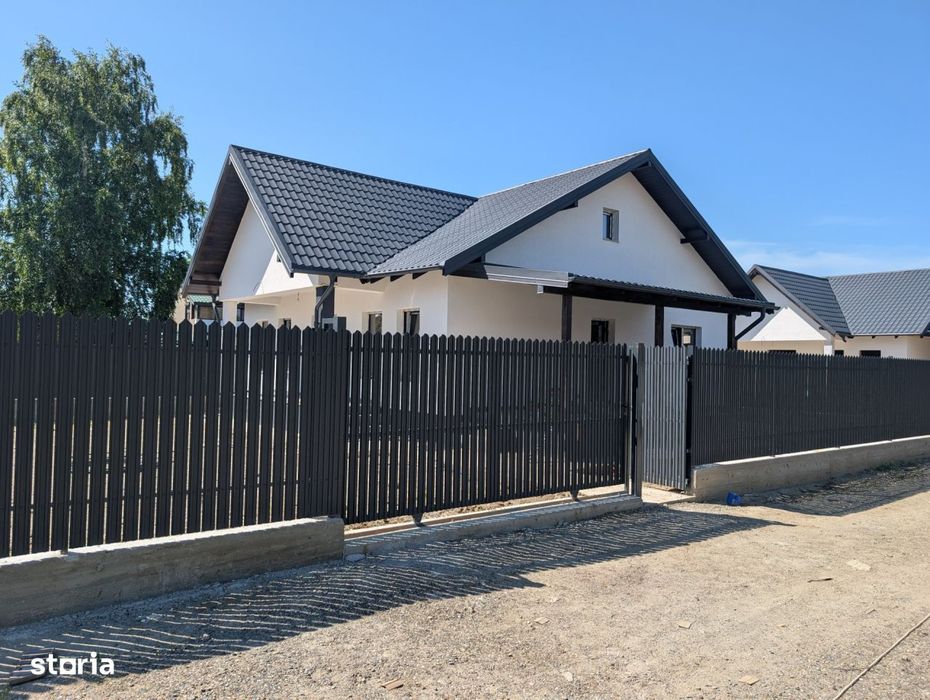 Vand casa la cheie in Hemeius - Parc Dendrologic
