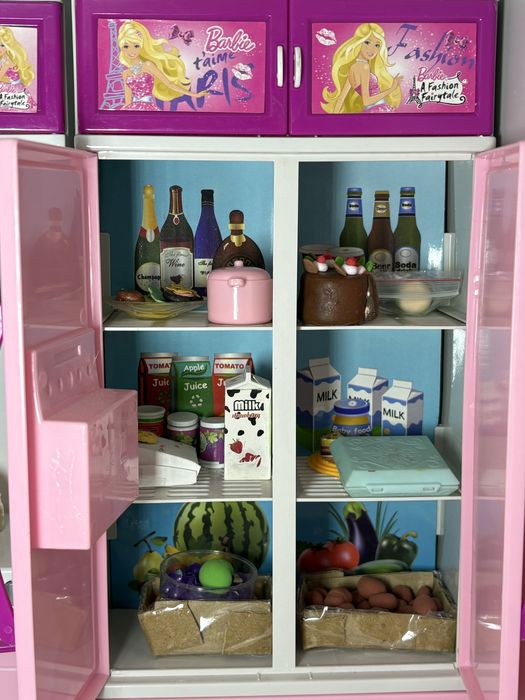 Кукольная кухня Barbie