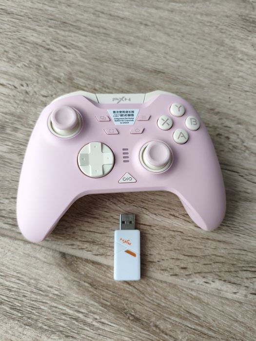 Controller wireless PXN P5 – pink – Hall Effect – stare bună