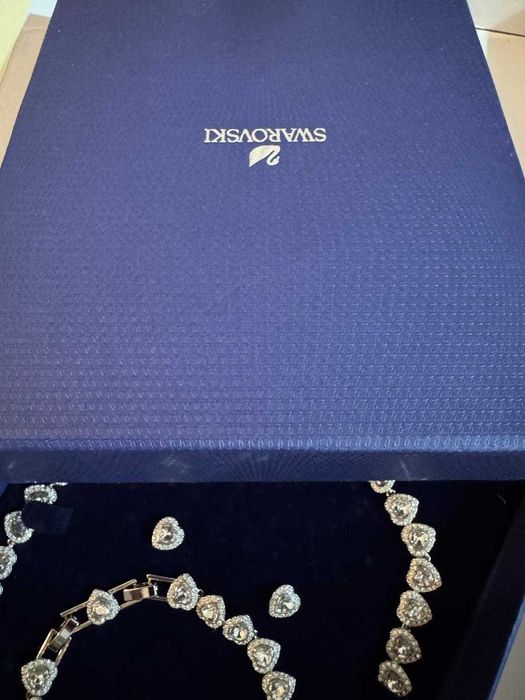 set swarovski iced out