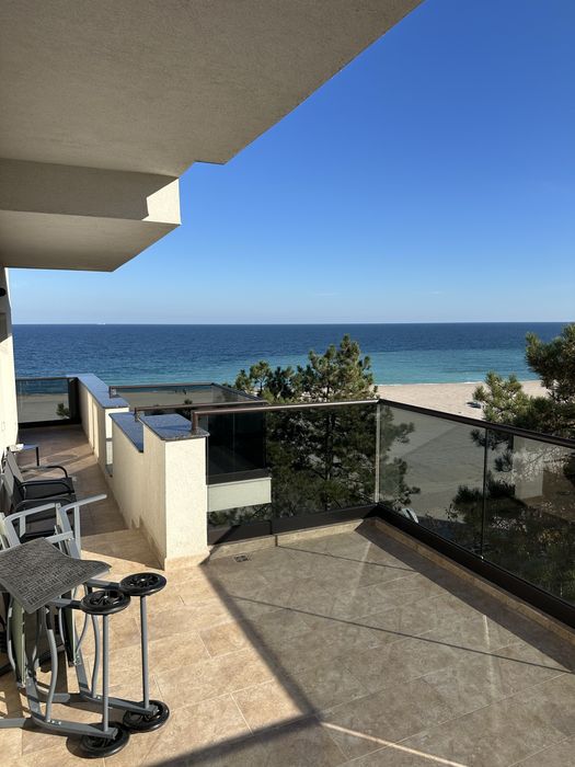 Închiriez pe malul mării pe minimum o lună