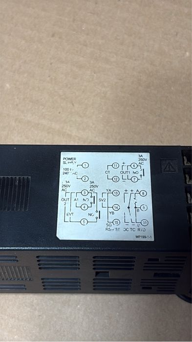 Controler temperatură industrial Shinko JCS-35A-H/M BK 100-240V, multifuncțional, funcțional