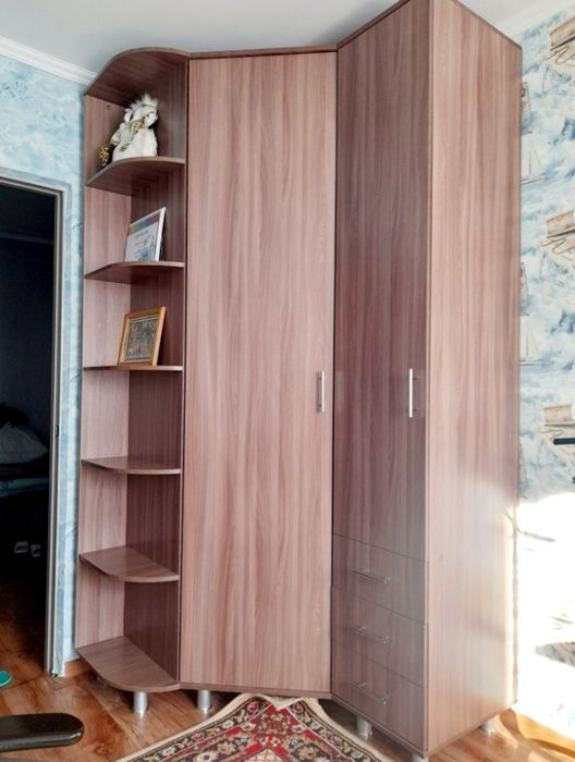 Шкаф+шкаф пенал+стол +прихожая