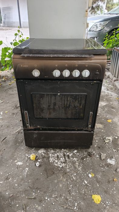 Холодильник Стиральная машина и Газовая плита