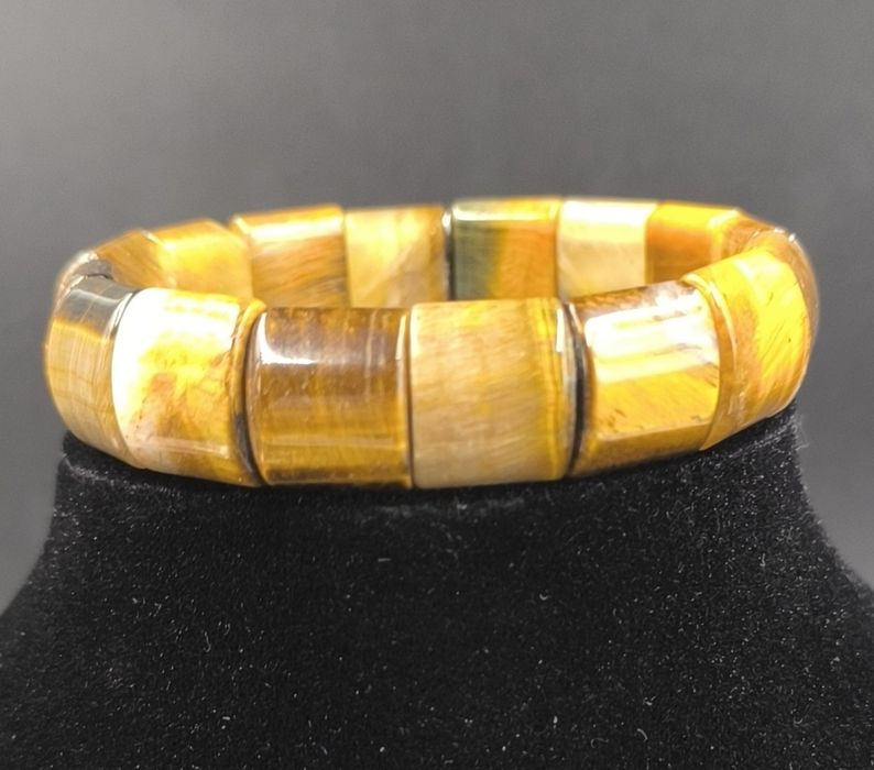 Тигрово Око Гривна