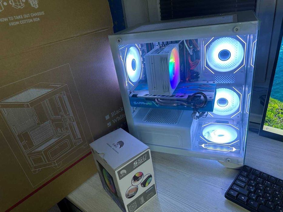 Игровой 10 ядерный кейс/ 16 gb ddr4 / Lexar m2 512gb/ rx 590 8gb