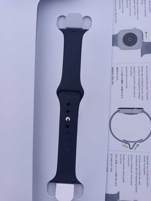 Продавам чисто нов apple watch 0.40mm