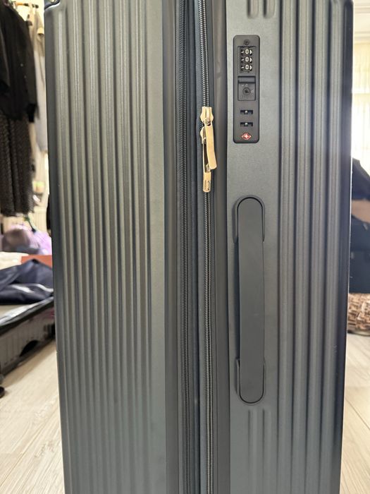 Дорожный чемодан