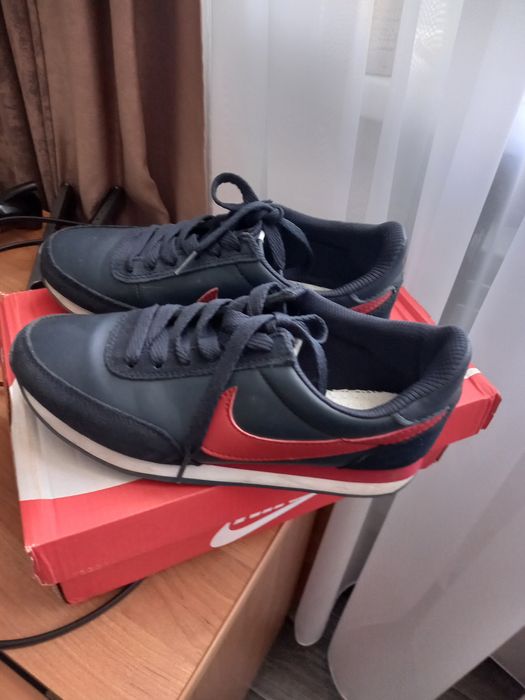 Кроссовки NIKE 36-36,5