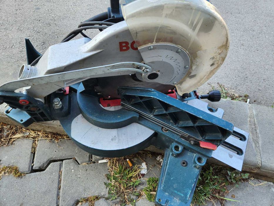 Потапящ циркуляр Bosch GCM 12