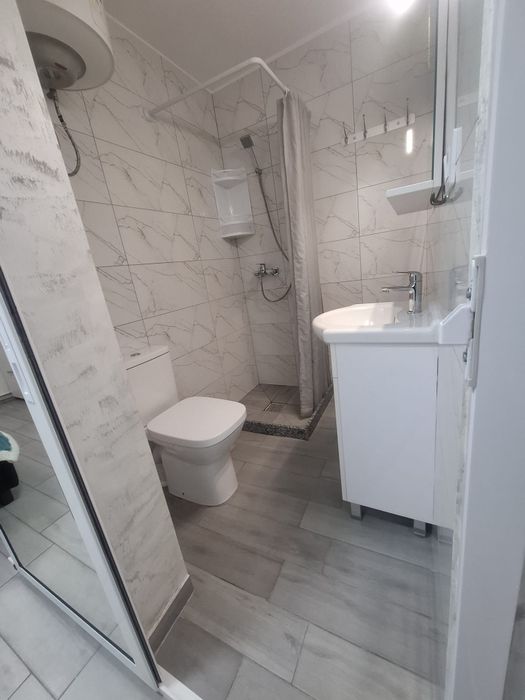 Inchiriez garsoniera