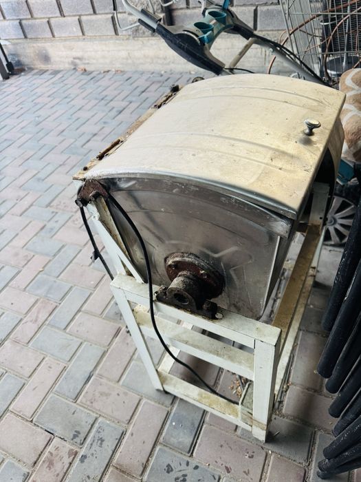 Продам тестомес 25кг