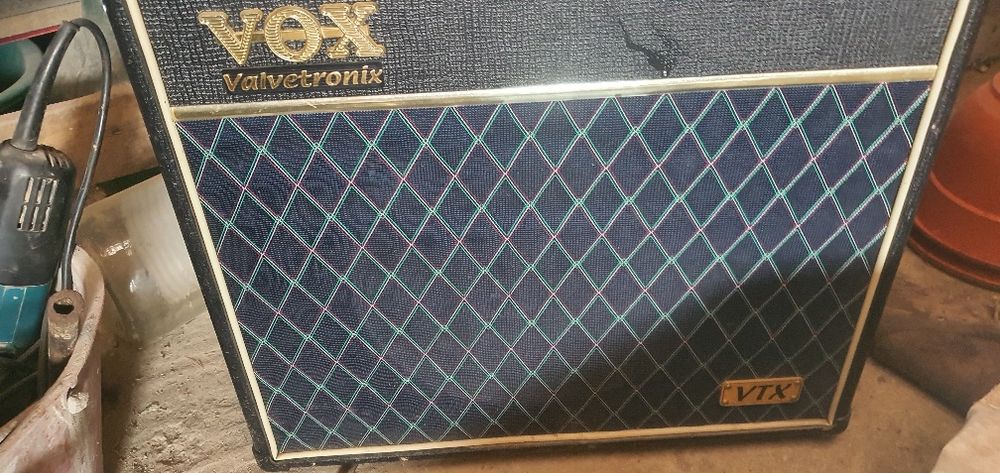 Vând amplificator chitara etc ..VOX Valvetronix VTX AD60VTx