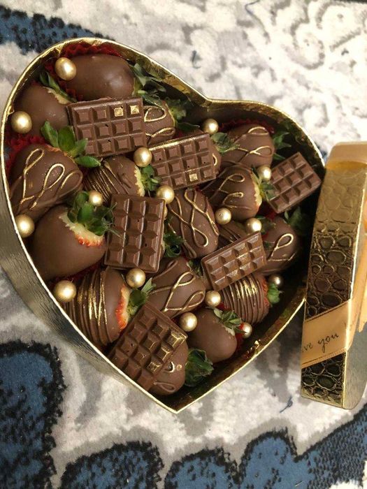 Новый год с Новым вкусом! Yangi yil Sovgalari. Клубники в шоколаде