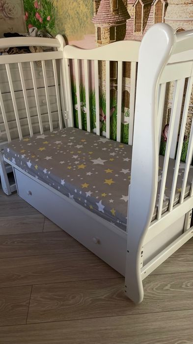 Детская кроватка