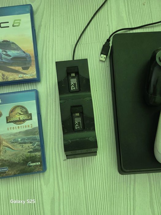 Продава се PS4 slim