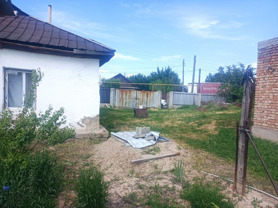 Продам дом , двухкомнатный+недостроенный 10*10