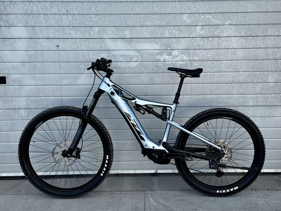 Bicicleta electrica Ktm , Carbon , Bosch Cx4