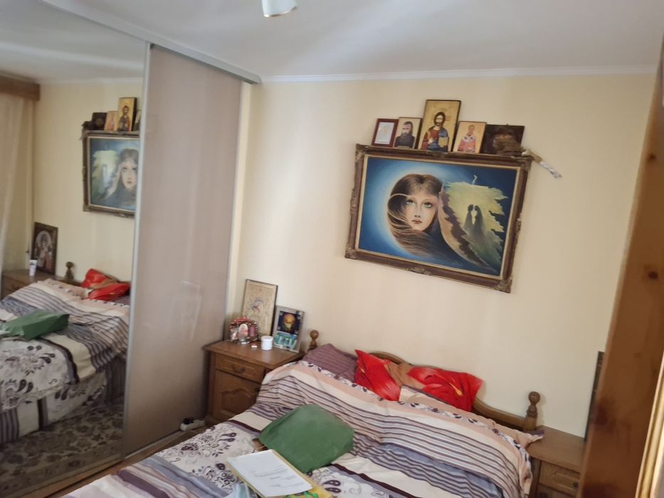 Vind sau schimb  apartament 2 camere  decomandat  cu centrala  propie