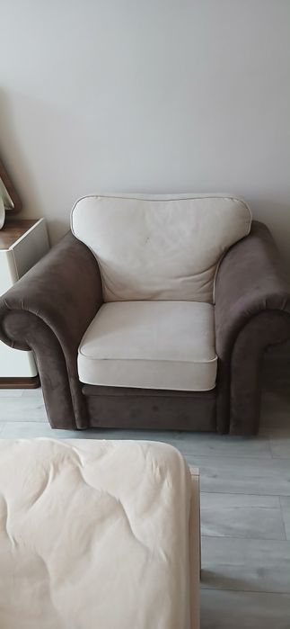 Продам СРОЧНО УГЛОВОЙ диван +кресло