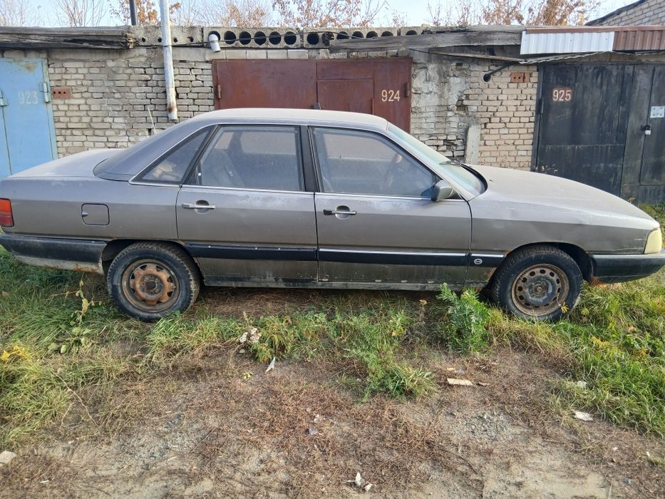 Продам машину. Ауди 100с3