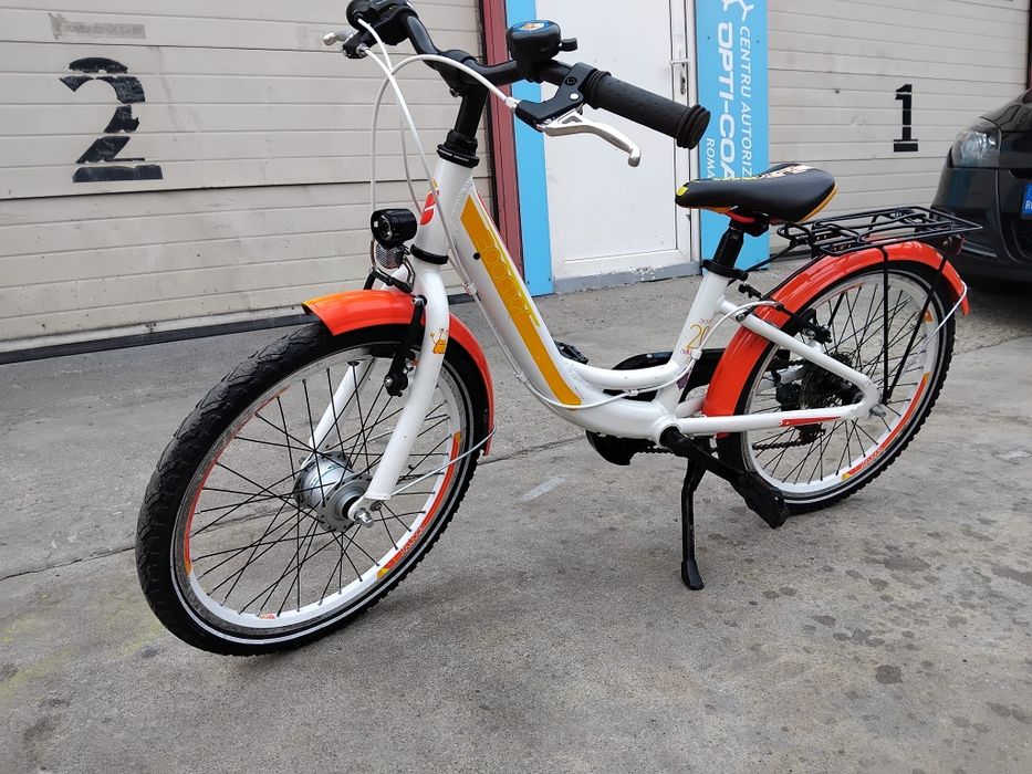 Vând bicicleta din aluminiu pentru copii