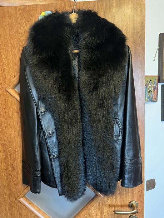 Haine de piele cu guler de blana vulpe
