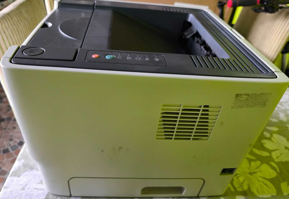 HP LaserJet P2015n – за части или ремонт