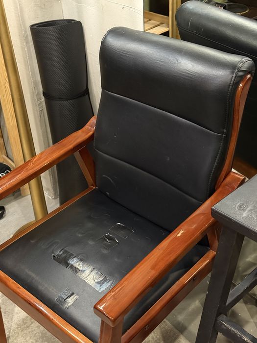 Продам кресло, стул для руководителя удобный