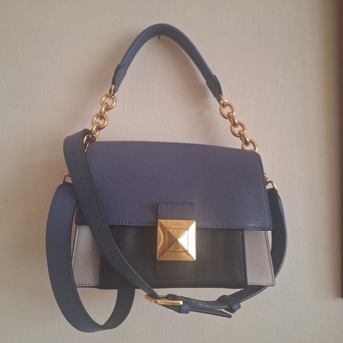 Дамски чанти Furla