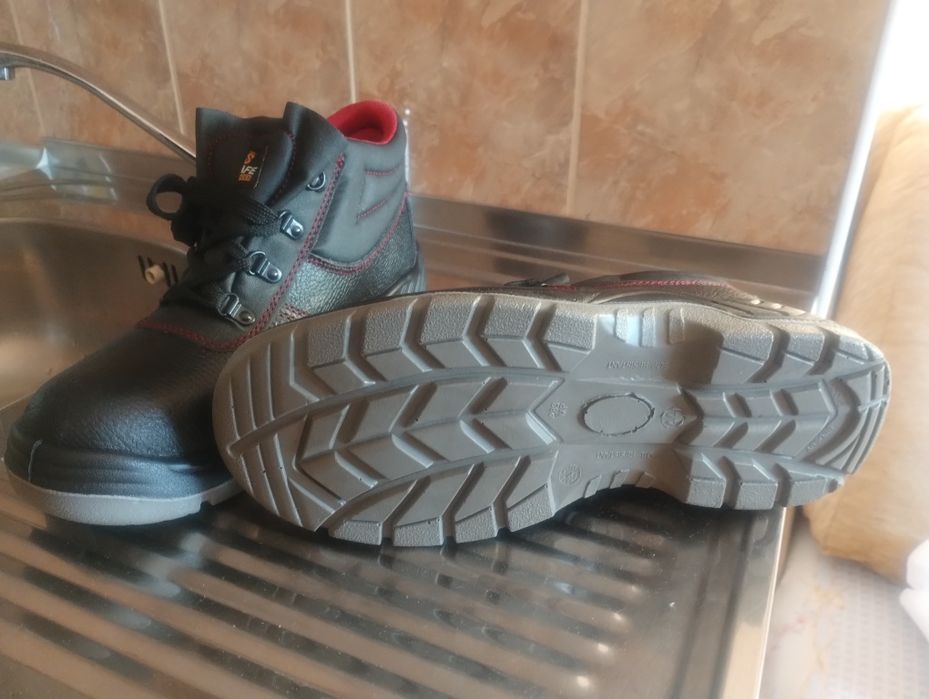 Работни обувки 44 номер