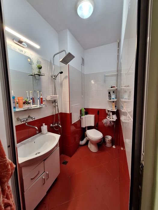 Продава се от собственик 2-стаен (преустроен в 3-стаен)